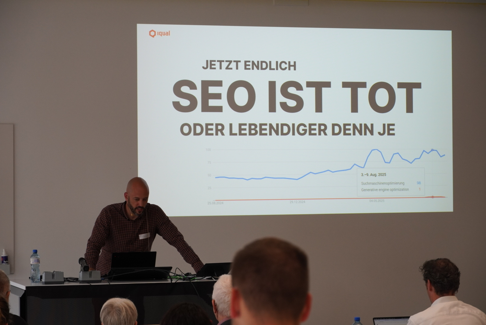 iqual-Fachevent-August-2025-SEO.jpeg PowerPoint Folie mit Überschrift «SEO ist tot»