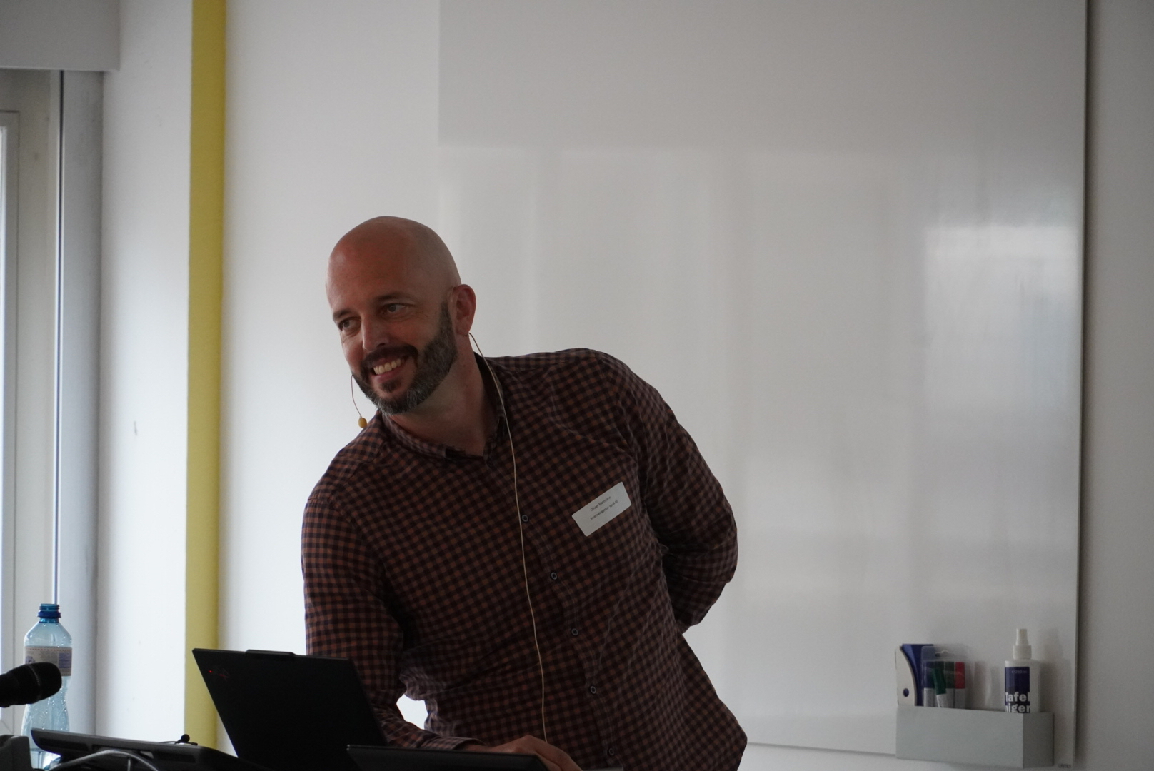 Teaserbild-Fachevent-August-2025-Oli.jpeg Olivier am referieren beim Fachevent.